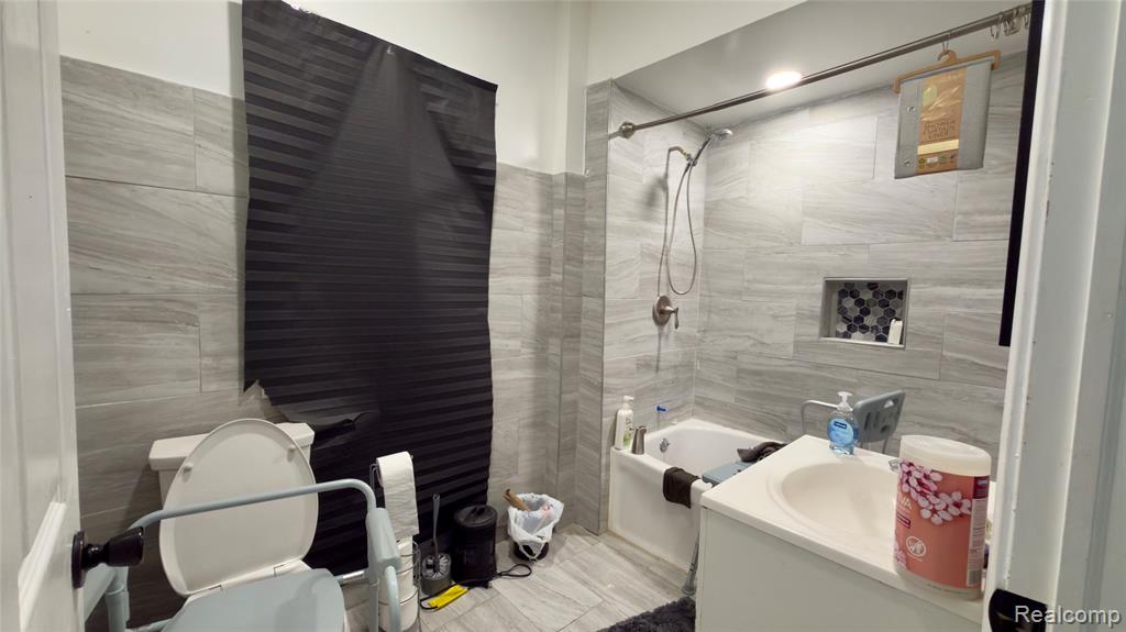 5120 BELVIDERE Street, Detroit, MI 48213 — Photo 5