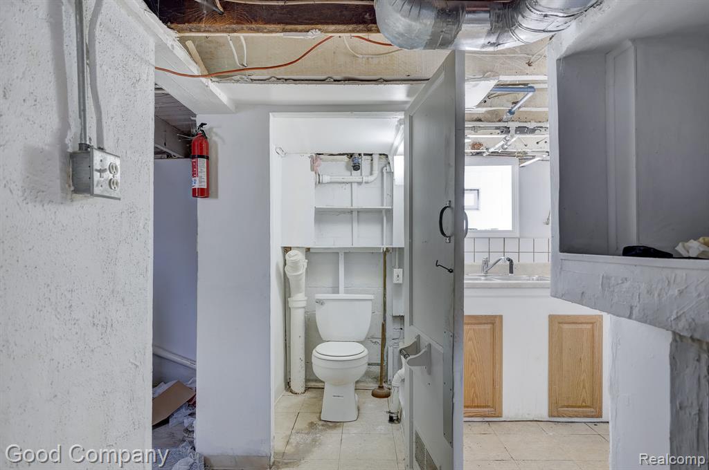 813 S Center Street, Royal Oak, MI 48067 — Photo 35