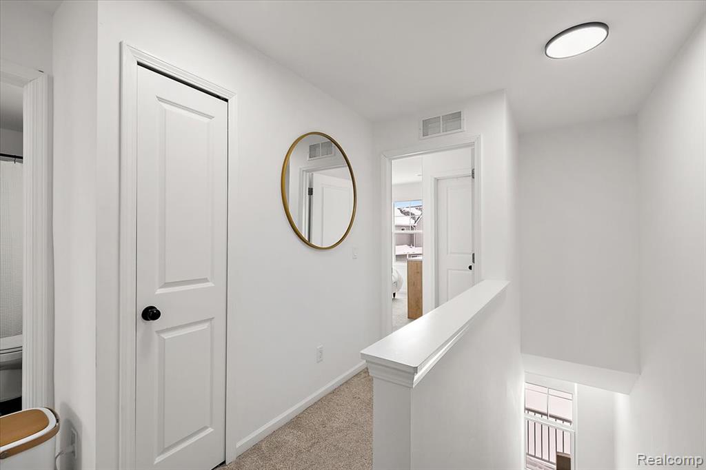 3951 Trailwaycommons Circle, Auburn Hills, MI 48326 — Photo 32