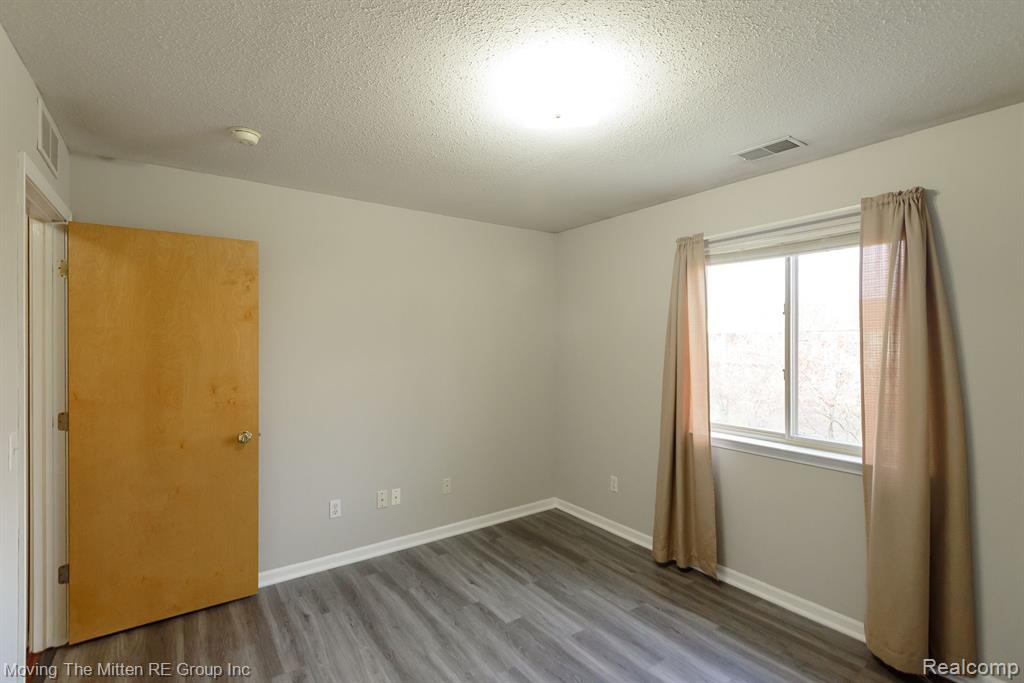 9635 WILDFLOWER Court, Van Buren, MI 48111 — Photo 19