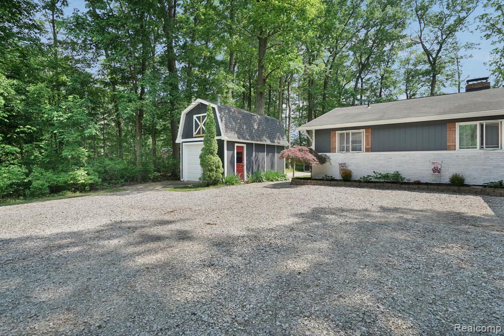 4179 Davison Road, Lapeer, MI 48446 — Photo 38