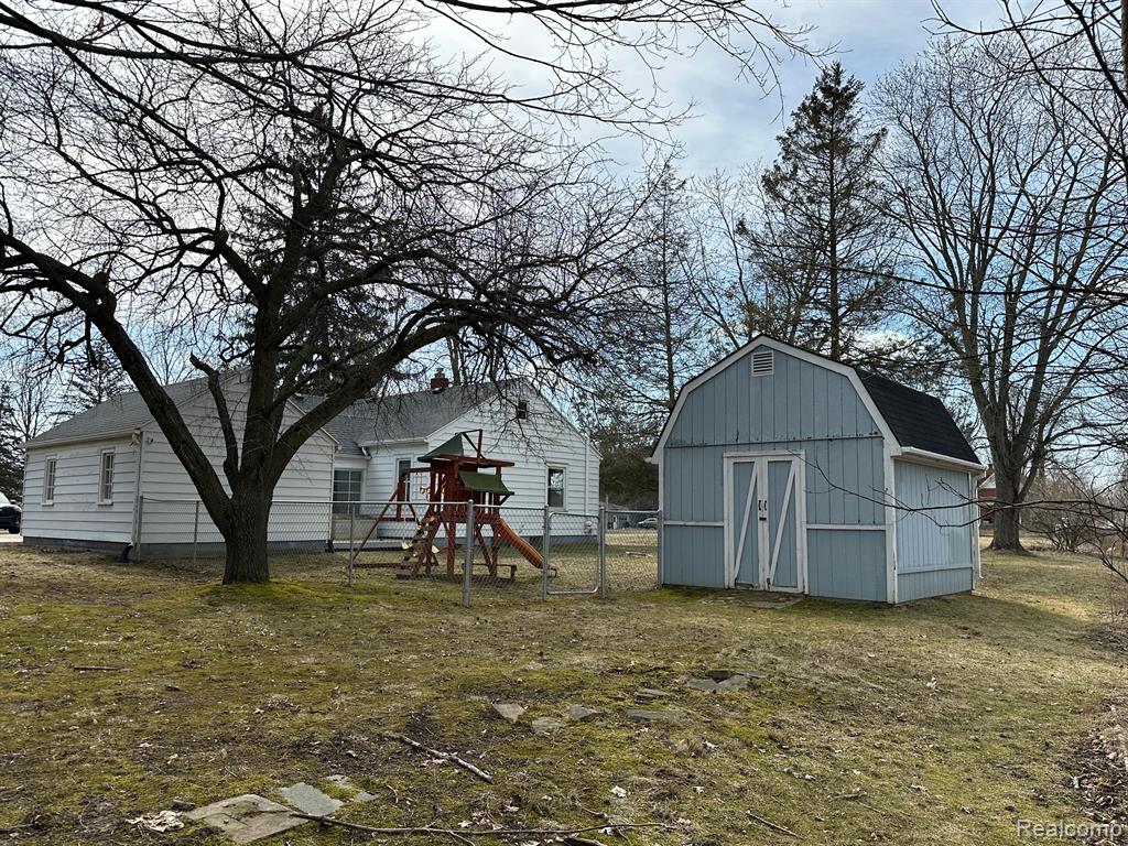 6430 Bishop Road, Lansing, MI 48911 — Photo 18