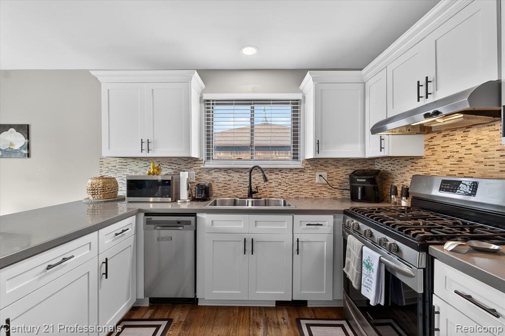 40365 La Grange Drive, Sterling Heights, MI 48313 — Photo 10