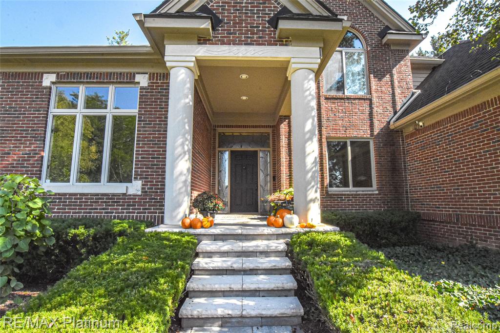 4215 Rolling Pines Court, Commerce Twp, MI 48382 — Photo 11