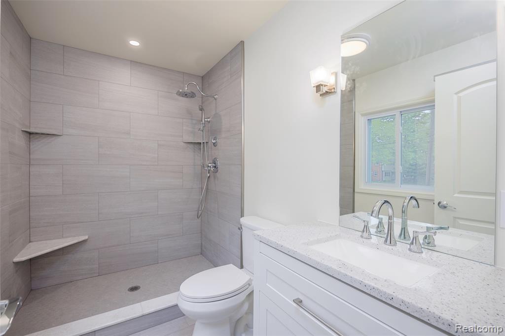 20505 Ridgemont Road, Harper Woods, MI 48225 — Photo 6