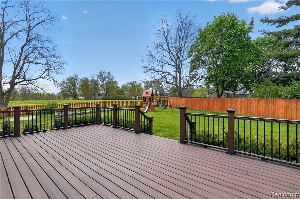5640 Fowlerville Road, Fowlerville, MI 48836 — Photo 38