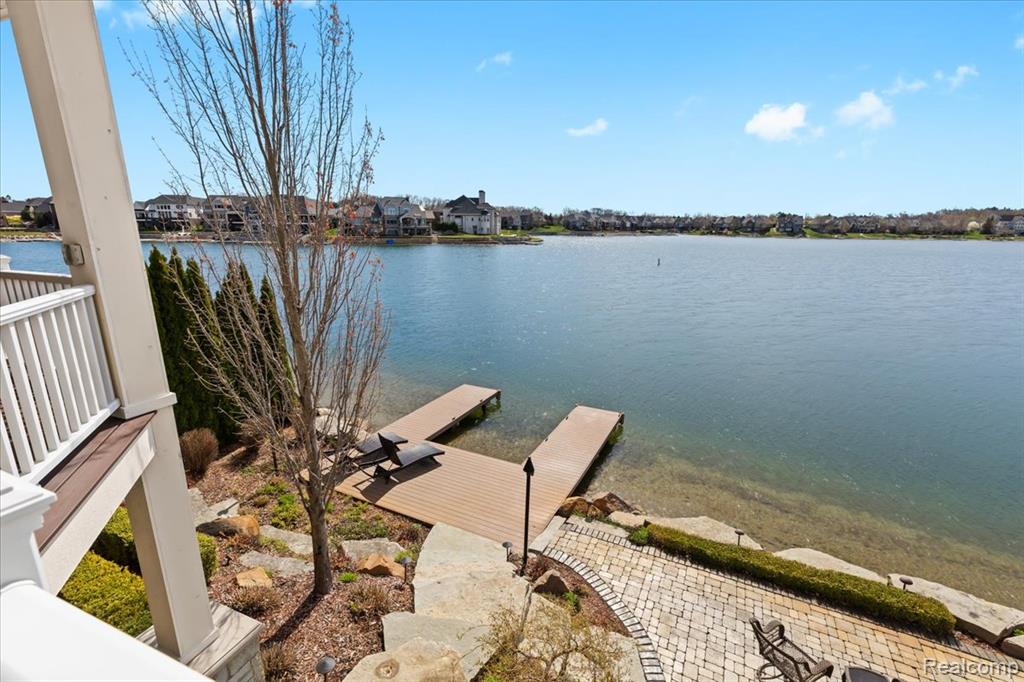 8403 BOULDER SHORES Drive, South Lyon, MI 48178 — Photo 35