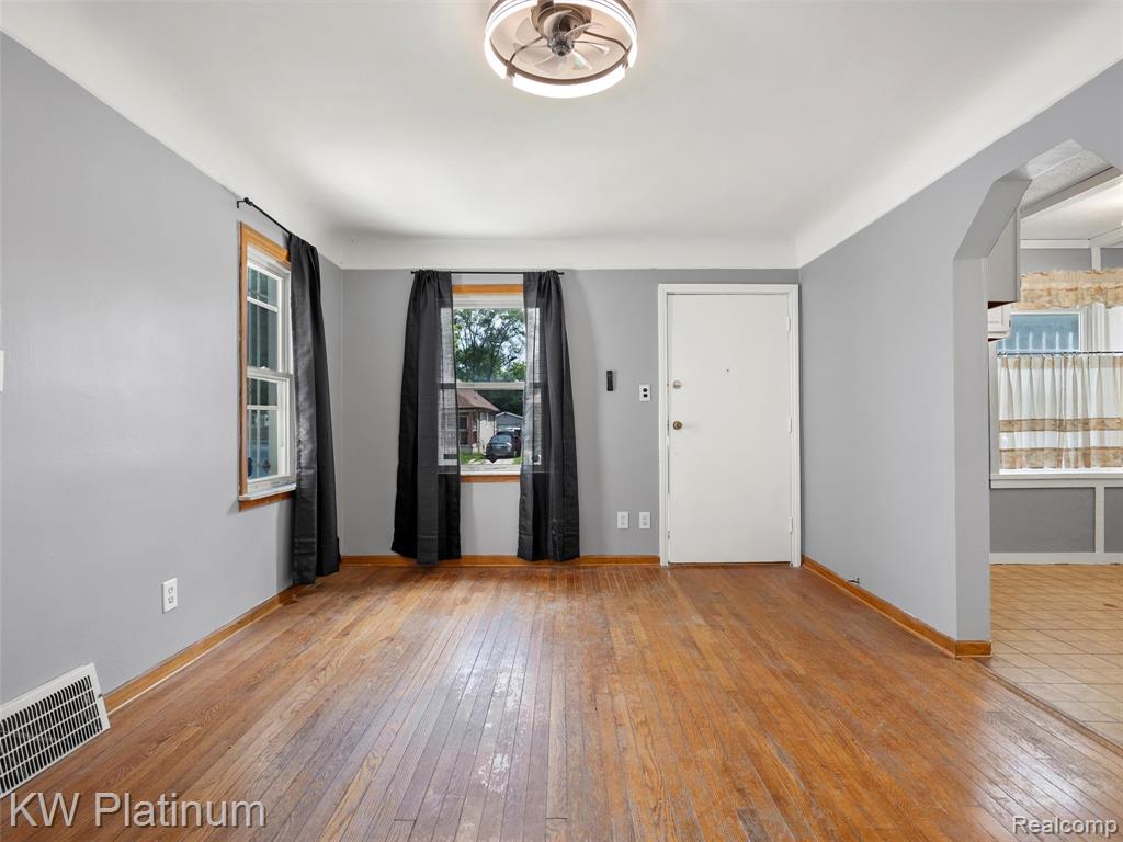 6803 Plainview Avenue, Detroit, MI 48228 — Photo 7