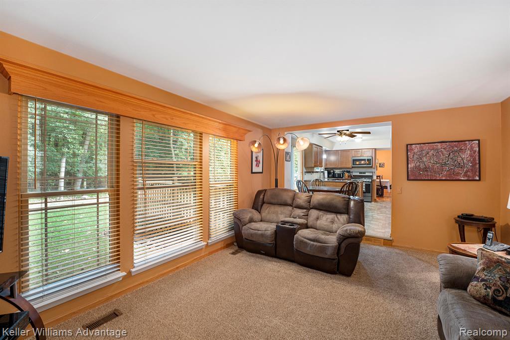 7231 Timber Ridge Trail, Westland, MI — Photo 5