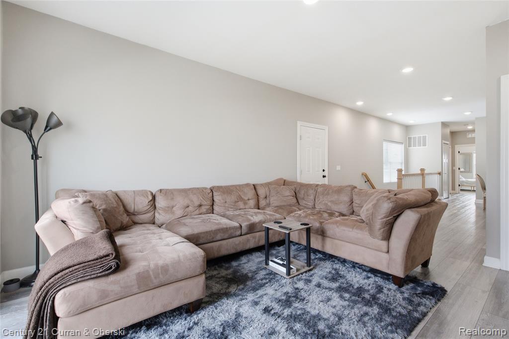 1241 E Woodward Heights Boulevard, Hazel Park, MI 48030 — Photo 7