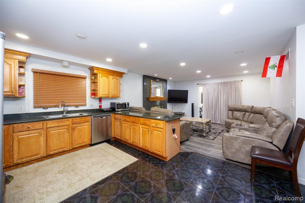 5858 Reuter Street, Dearborn, MI 48126 — Photo 25
