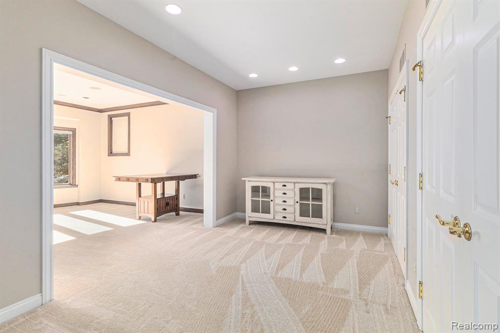 6997 Oakhurst Ridge Road, Clarkston, MI 48348 — Photo 44