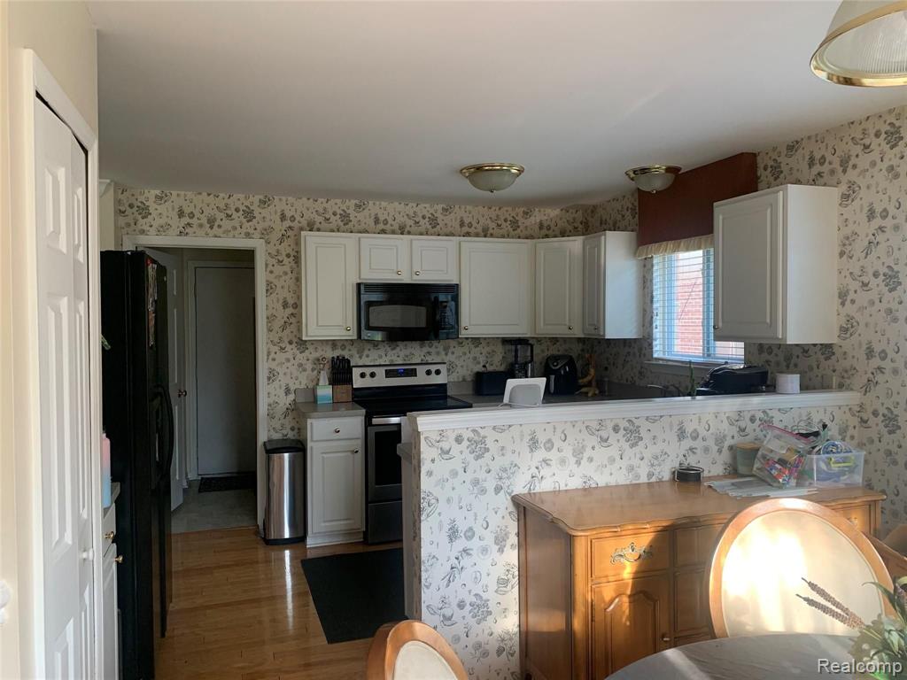 3943 BRUTON Avenue, Canton, MI 48188 — Photo 11