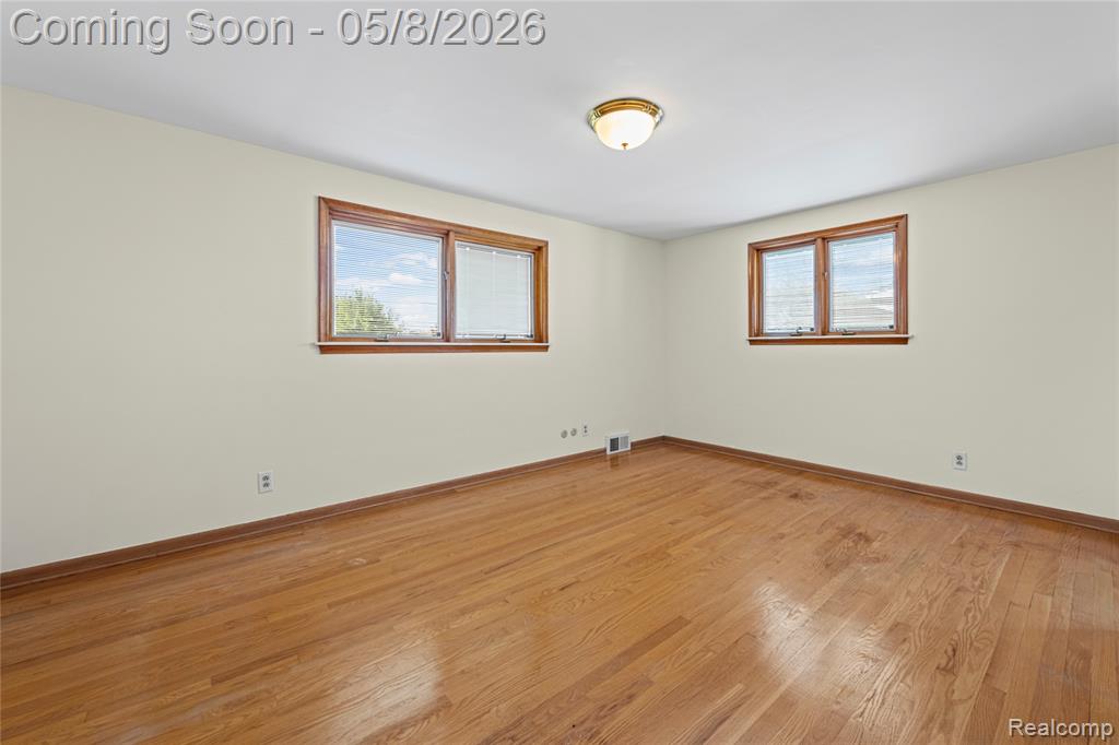 690 Briarcliff Drive, Grosse Pointe Woods, MI 48236 — Photo 24