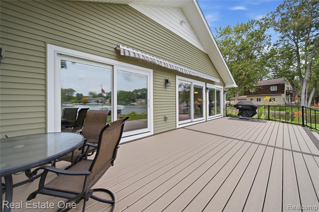 2939 Tamarack Lake Drive, Pinckney, MI 48169 — Photo 32