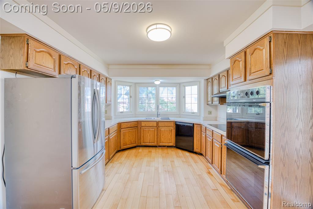 27966 Trailwood Court, Farmington, MI 48331 — Photo 16