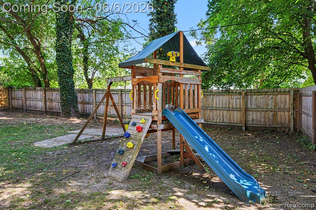 316 Oak Street, Webberville, MI 48892 — Photo 23