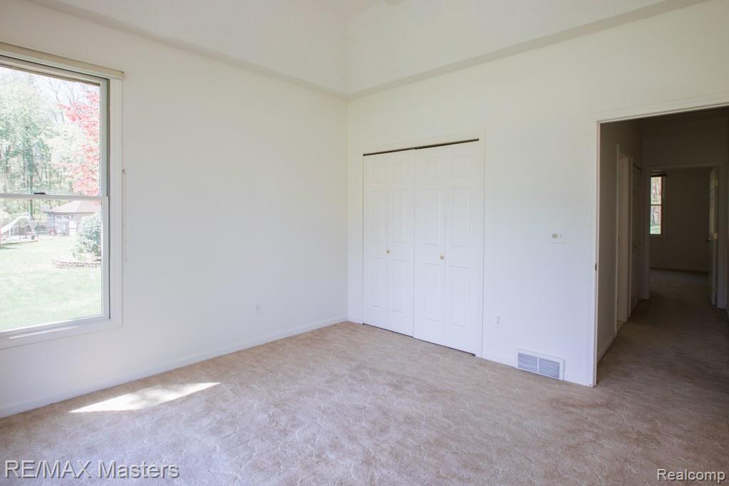 27178 John Drive, New Boston, MI 48164 — Photo 24