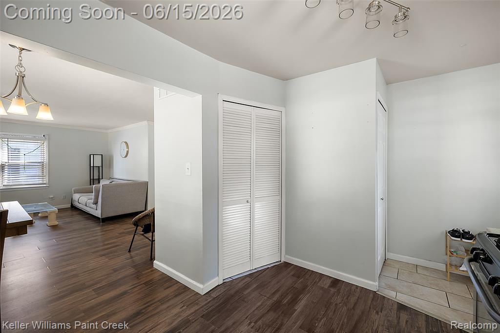 608 E Windemere Avenue, Royal Oak, MI 48073 — Photo 15