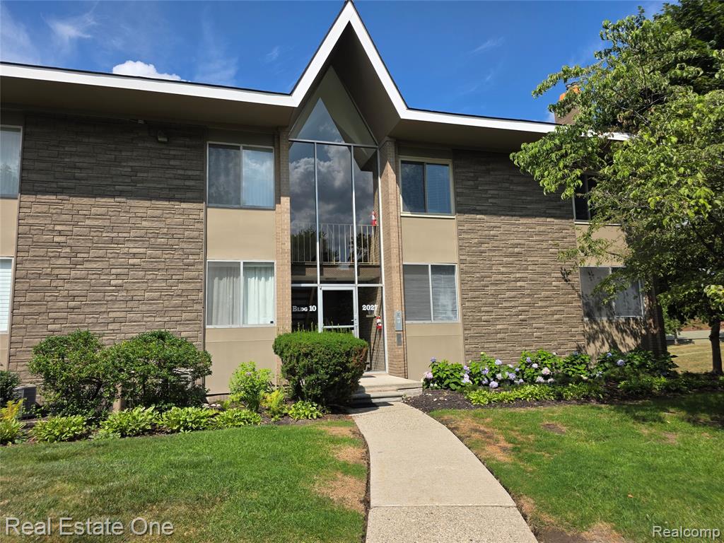 2027 Klingensmith Road, 70, Bloomfield Hills, MI 48302