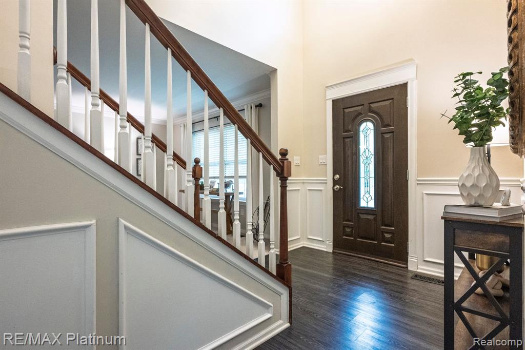 6103 SHADETREE Court, Howell, MI 48843 — Photo 5