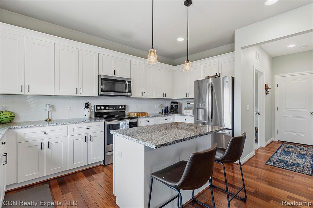 20620 Misty Brook Court, Macomb, MI 48044 — Photo 8