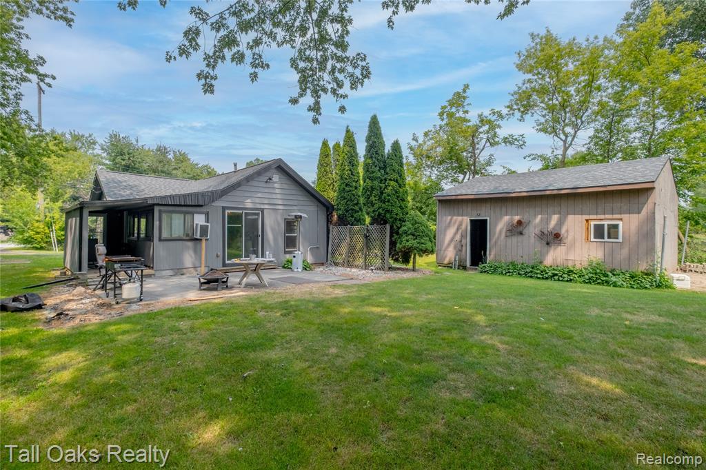 5059 W Coldwater Road, Flint, MI 48504 — Photo 5