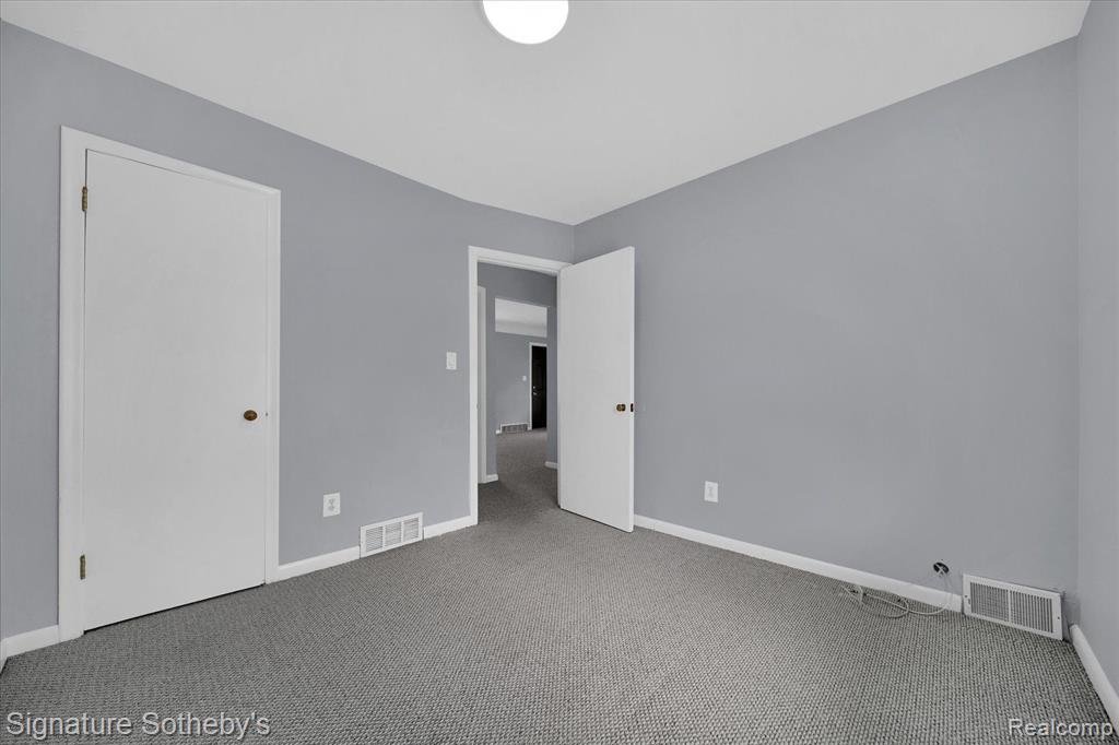 817 W 12 MILE Road, Royal Oak, MI 48073 — Photo 10