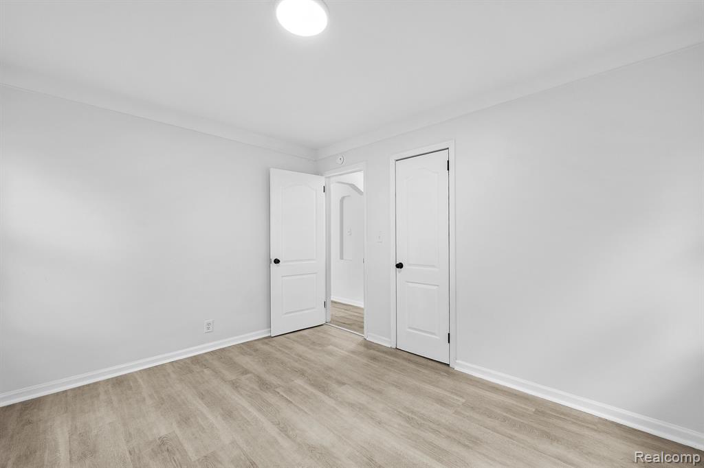 839 E HAYES Avenue, Hazel Park, MI 48030 — Photo 16
