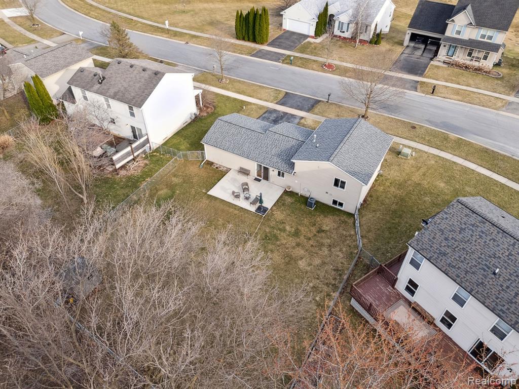 77 Coyote Court, Pinckney, MI 48169 — Photo 32
