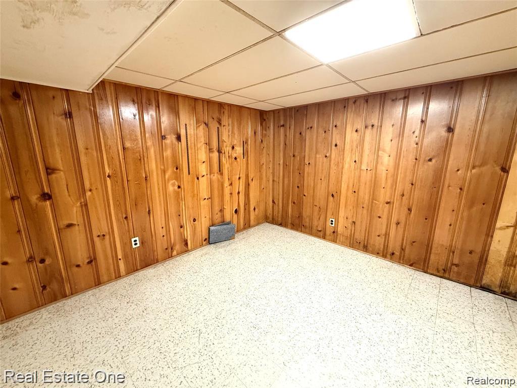 7627 Rosemary Street, Dearborn Heights, MI 48127 — Photo 13