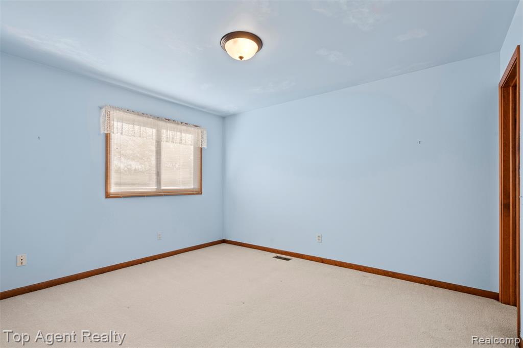 4430 Bayleaf Drive, Sterling Heights, MI 48314 — Photo 25