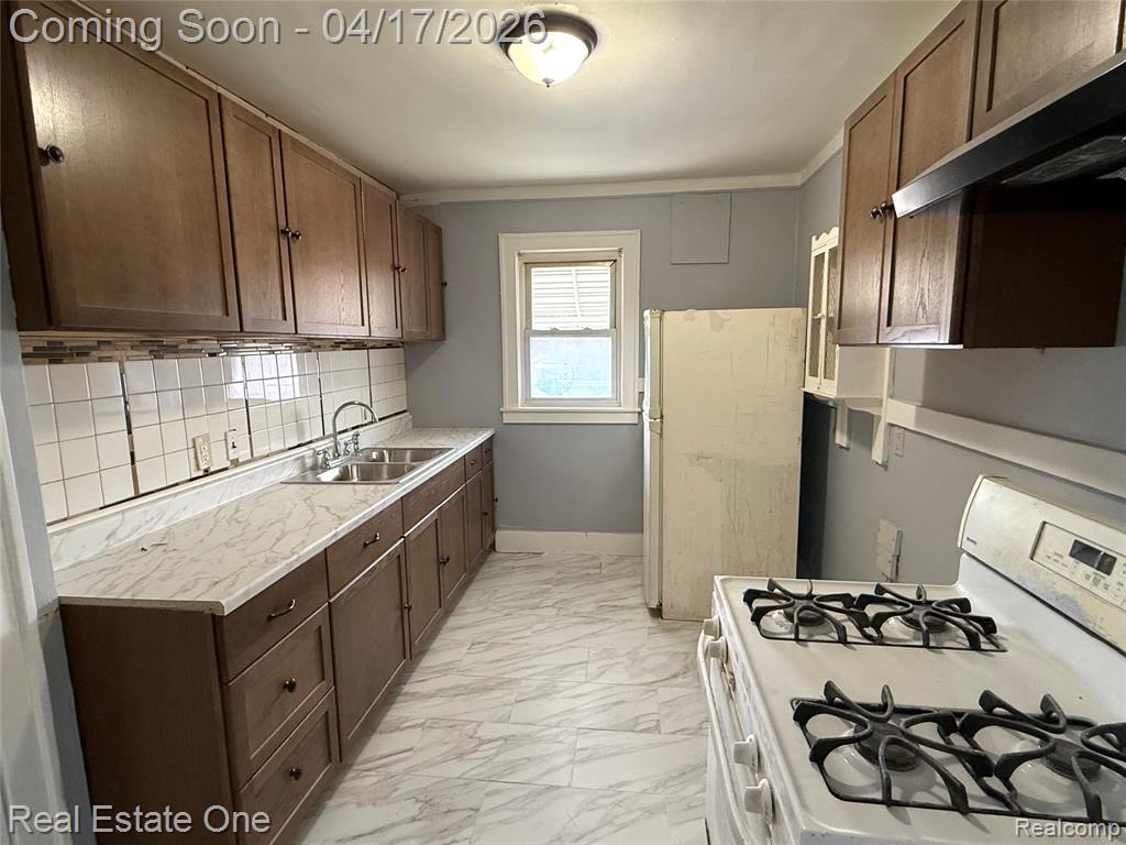 6117 Kenilworth Street, Dearborn, MI 48126 — Photo 4