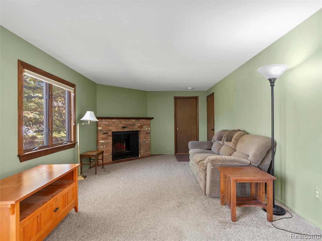 920 Grace Avenue, Rochester Hills, MI 48307 — Photo 9