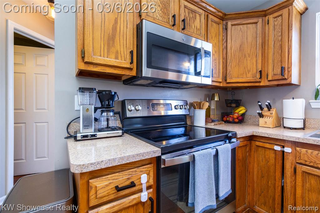 1747 Beechmont Street, Keego Harbor, MI 48320 — Photo 17