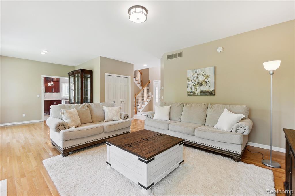 672 Morningside Drive, Grand Blanc, MI 48439 — Photo 11