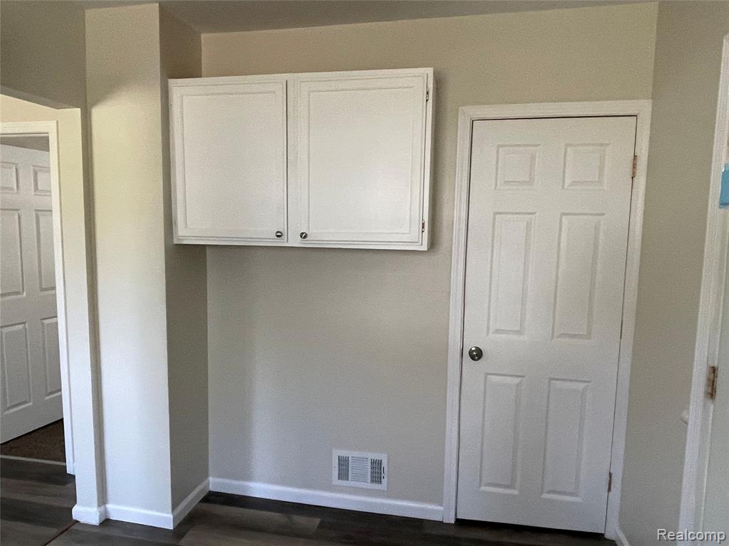 97 N ROSELAWN Street, Pontiac, MI 48342 — Photo 7