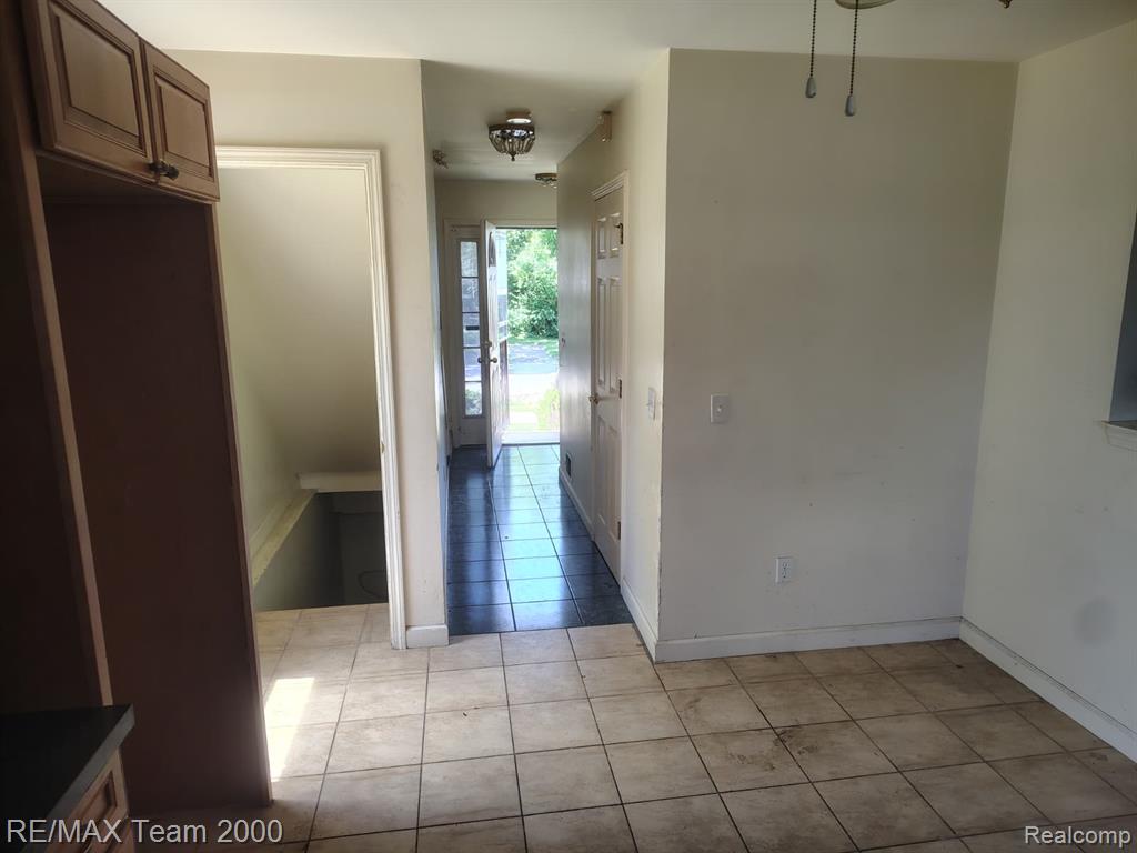 19452 Troy Place, Highland Park, MI 48203 — Photo 8