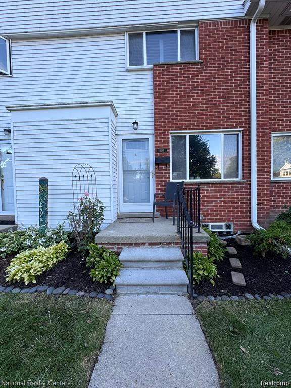 504 W Houstonia Avenue, Royal Oak, MI 48073 — Photo 2