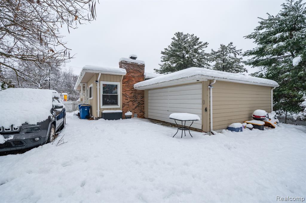 6333 Harriet Drive, Waterford, MI 48327 — Photo 33