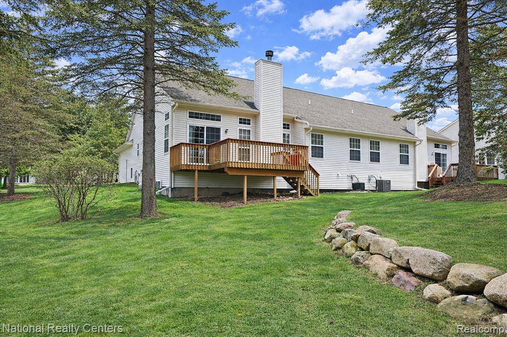 110 Four Seasons Drive, Lake Orion, MI — Photo 4