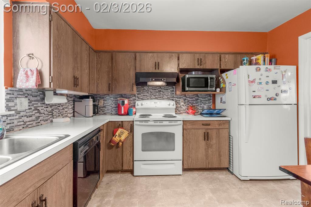 8512 Norborne Avenue, Dearborn Heights, MI 48127 — Photo 12