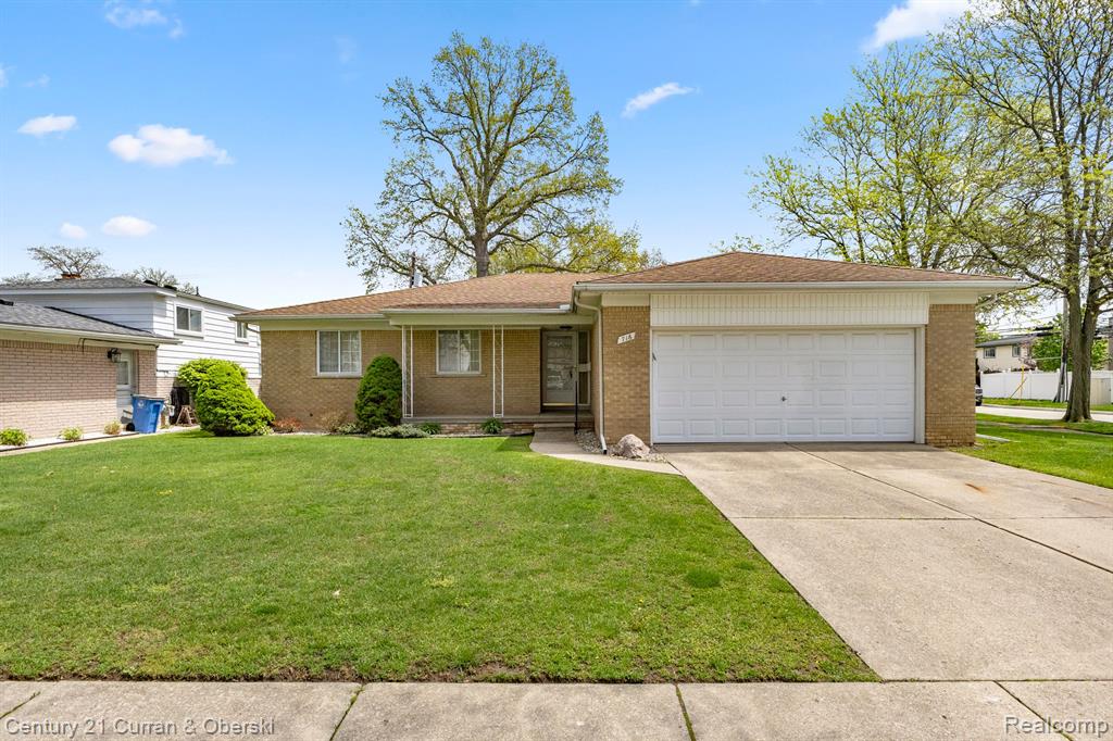 716 N CHARLESWORTH Street, Dearborn Heights, MI 48127 — Photo 2