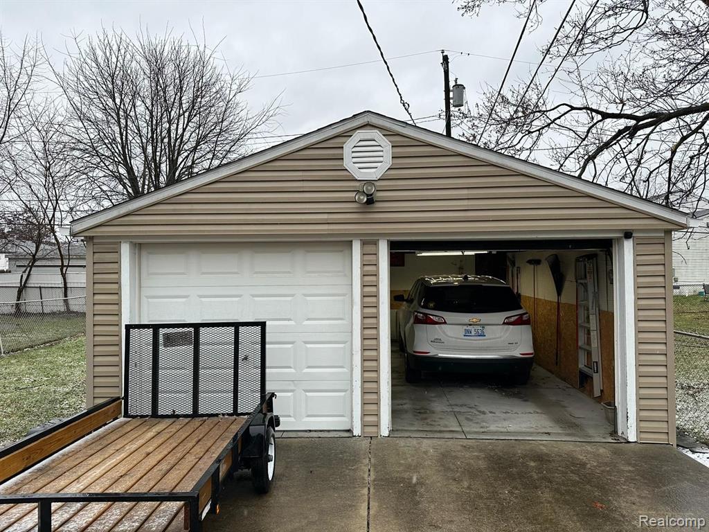 8428 BUSKO Avenue, Warren, MI 48093 — Photo 19