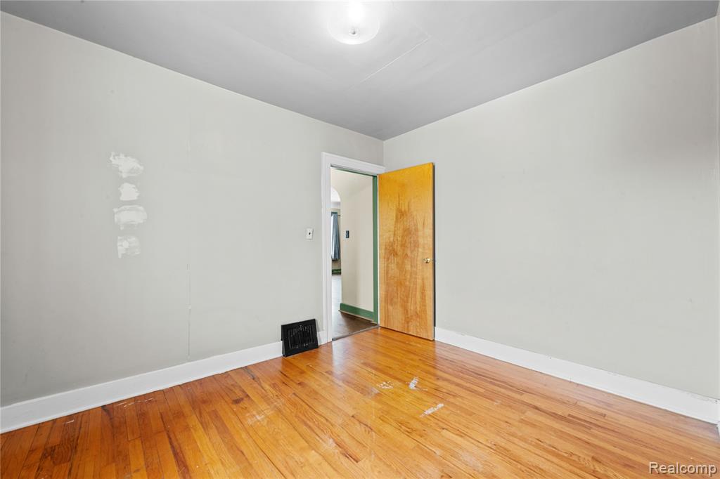 4841 Kempf Street, Waterford, MI 48329 — Photo 14