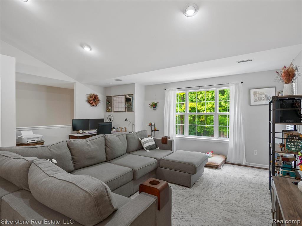 49207 W Woods Drive, Shelby Twp, MI 48317 — Photo 7