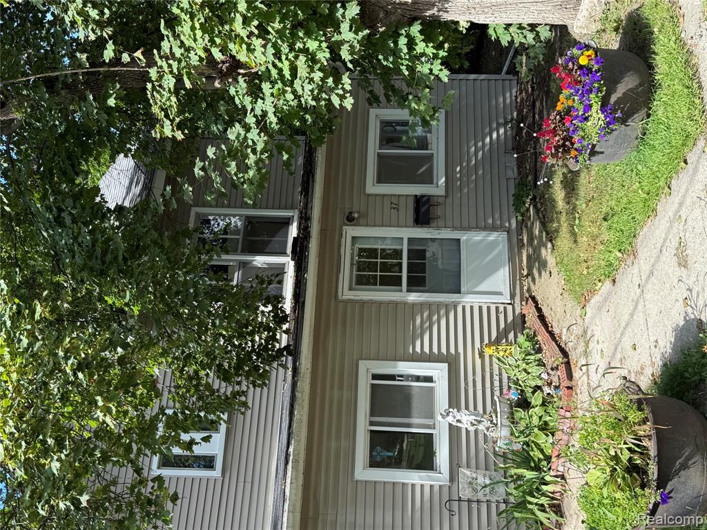 35 East Street, Oxford, MI 48371 — Photo 3