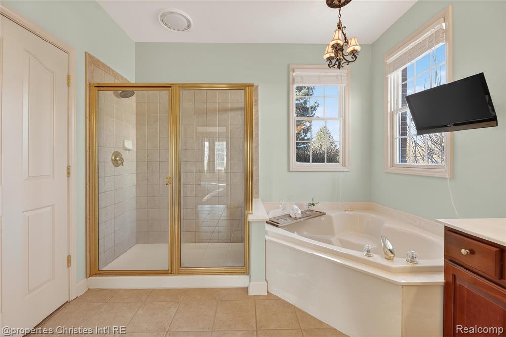 16224 Oak Forest Court W, Northville, MI 48168 — Photo 31