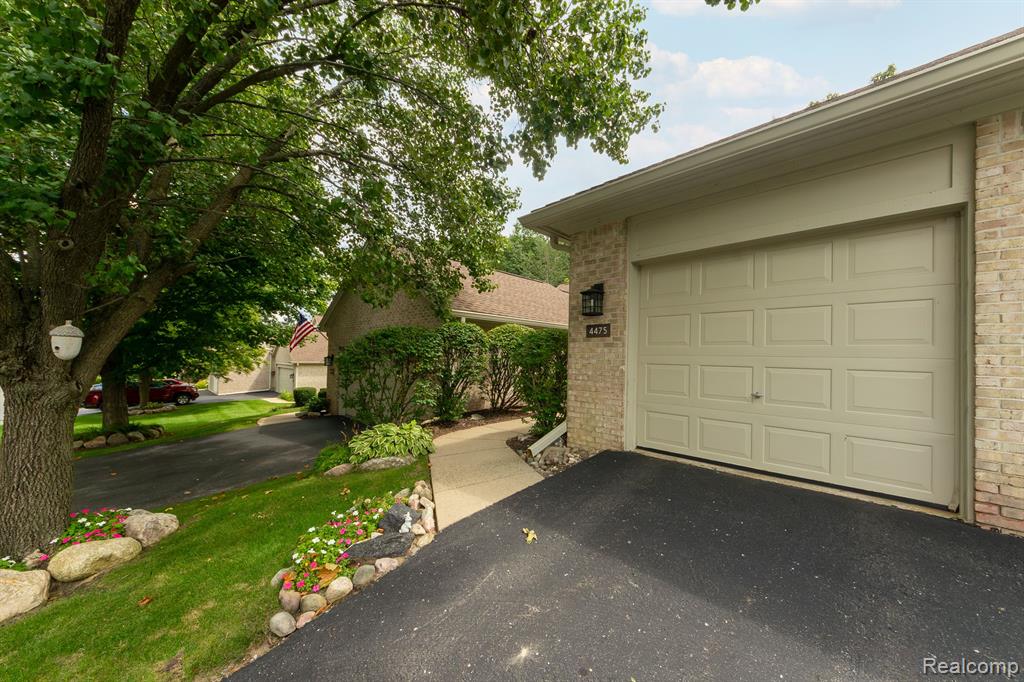 4475 Golf View Drive, Brighton, MI 48116 — Photo 4