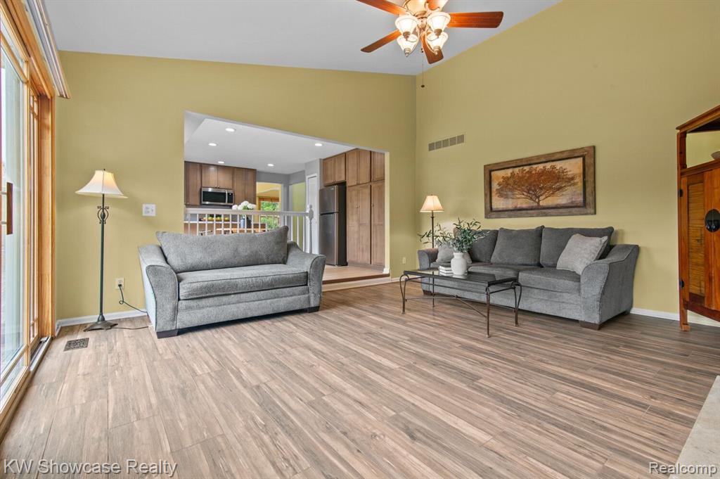 4900 GRASS LAKE Road, White Lake, MI 48383 — Photo 16
